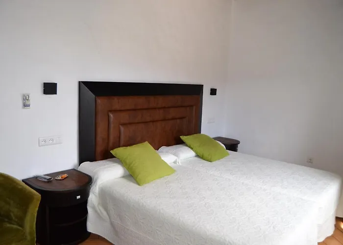 Apartahotel Turísticos - Alisos Aliseda