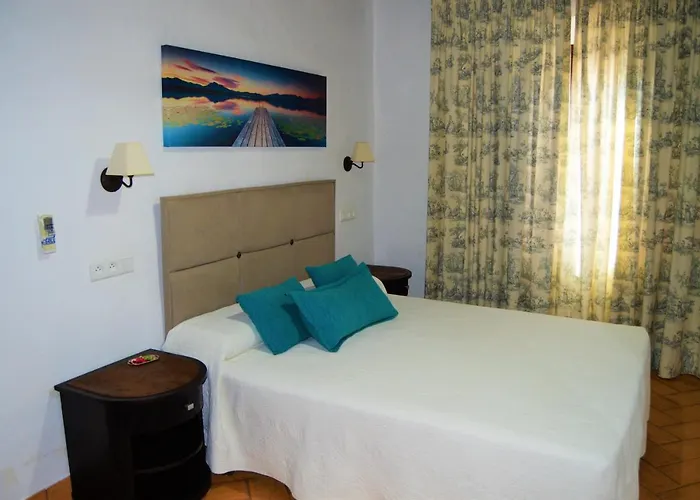 Turísticos - Alisos Apartahotel Aliseda